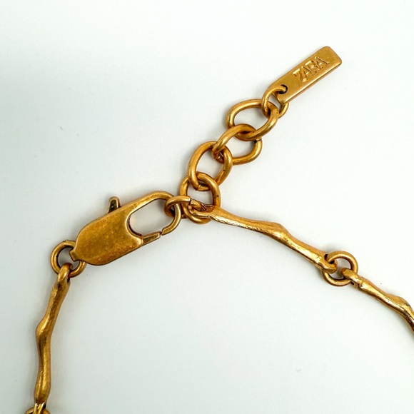 ✨ZARA✨ Gold-Tone Charm Necklace with Enamel Bugs and Leaves - Picture 7 of 8